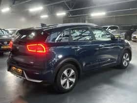 Kia Niro (2018) thumbnail 23