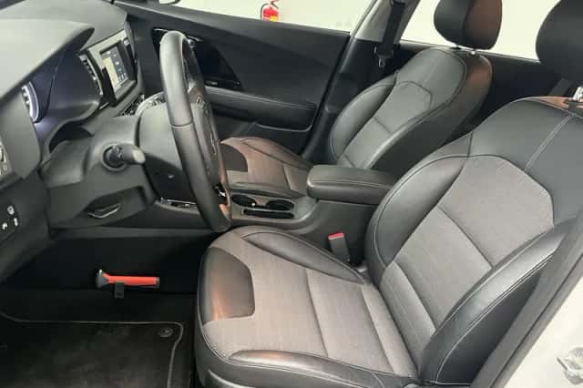 Kia Niro (2019) thumbnail 2