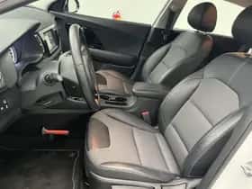Kia Niro (2019) thumbnail 2