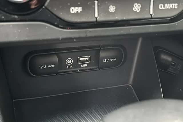 Kia Niro (2019) thumbnail 15