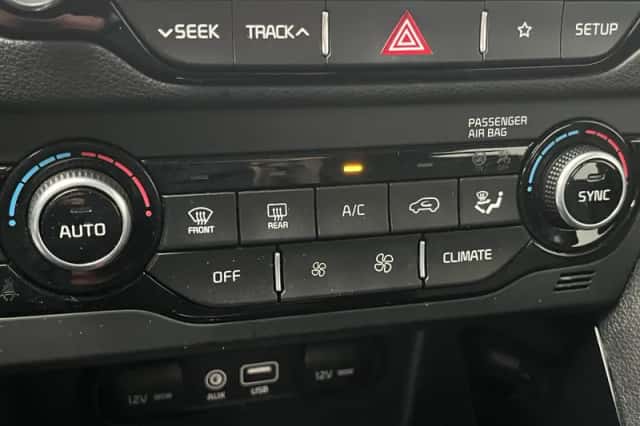 Kia Niro (2019) thumbnail 16