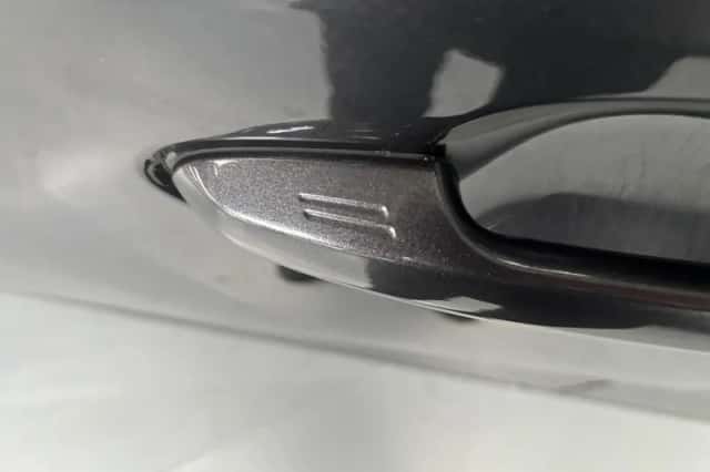 Toyota RAV4 (2020) thumbnail 2