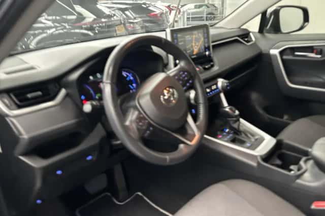 Toyota RAV4 (2020) thumbnail 3