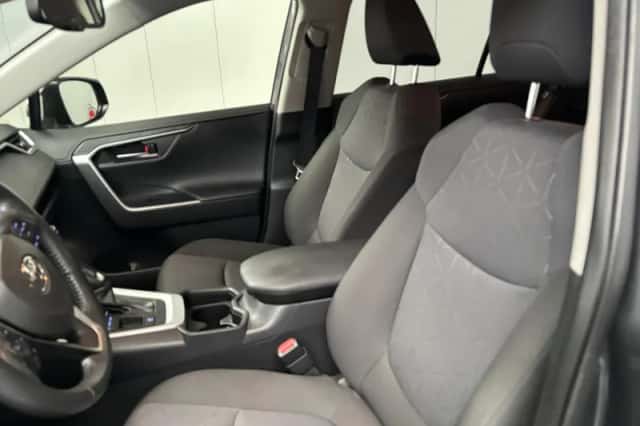 Toyota RAV4 (2020) thumbnail 5