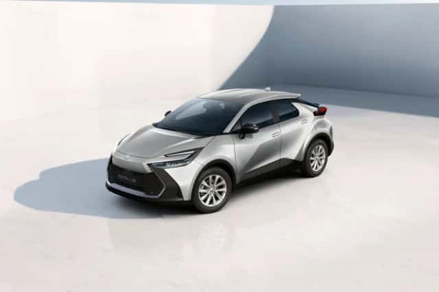 Toyota C-HR (2025) thumbnail 3