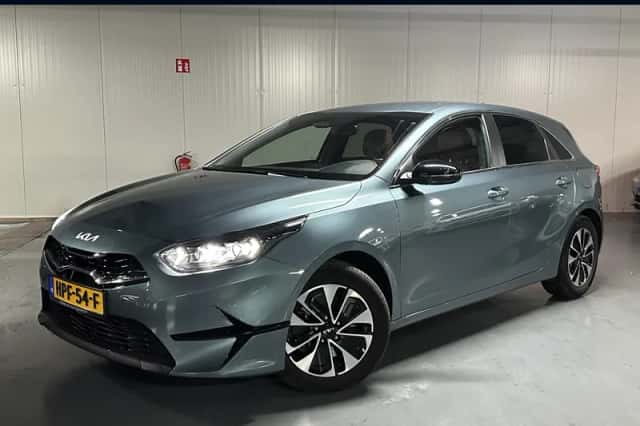 Kia Ceed (2025) thumbnail 1