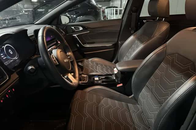 Kia Ceed (2025) thumbnail 2