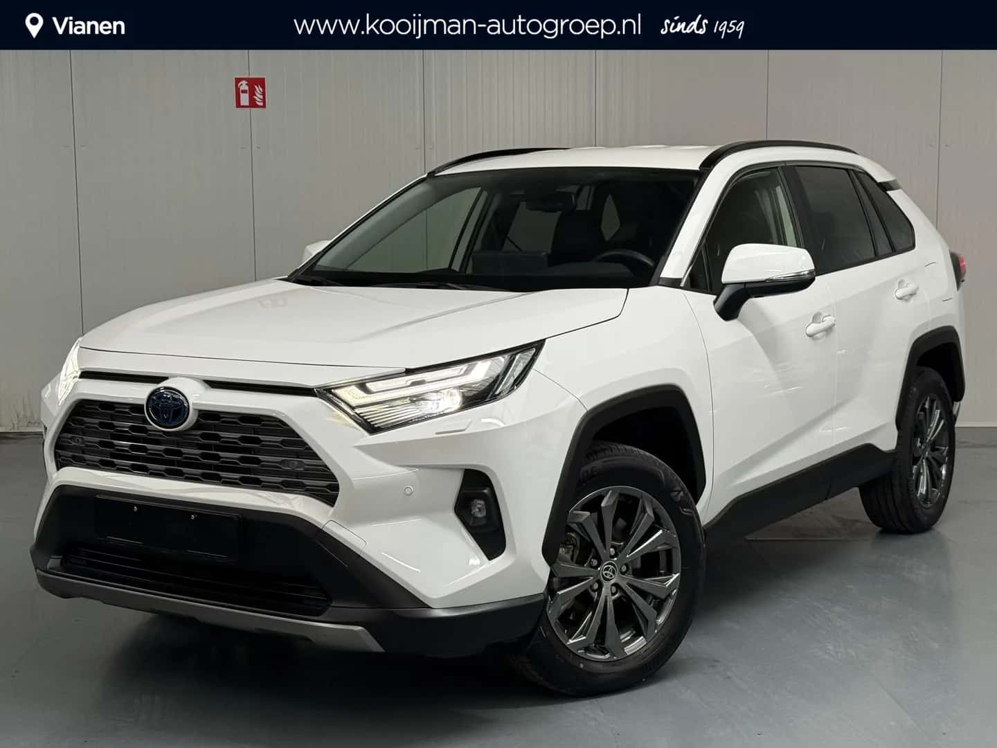 Toyota RAV4 (2024) — foto 1