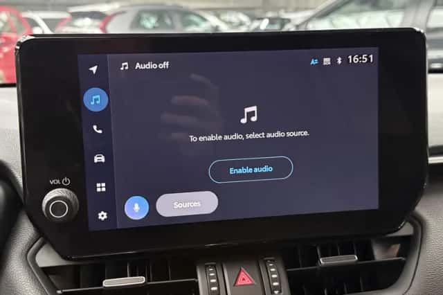 Toyota RAV4 (2024) thumbnail 14
