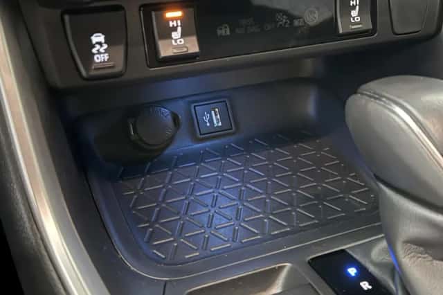 Toyota RAV4 (2024) thumbnail 15