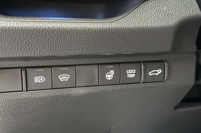 Toyota RAV4 (2024) thumbnail 8
