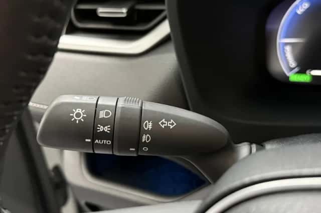 Toyota RAV4 (2024) thumbnail 9