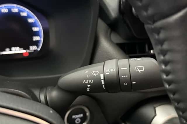 Toyota RAV4 (2024) thumbnail 10