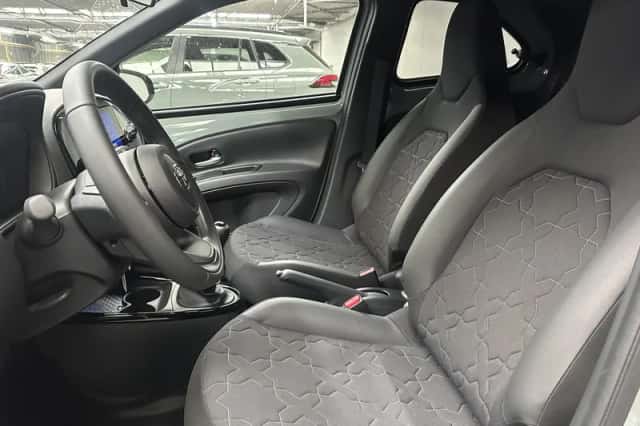 Toyota Aygo (2024) thumbnail 2