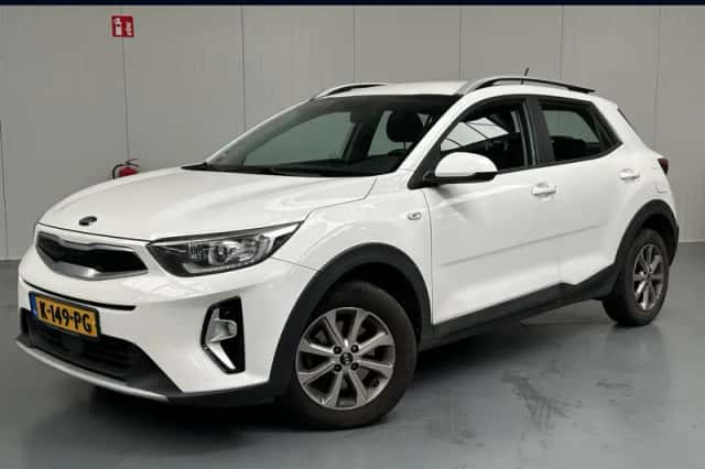 Kia Stonic (2021) thumbnail 1