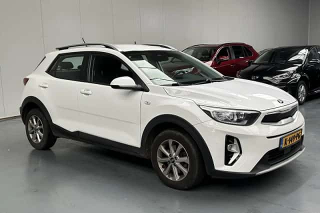 Kia Stonic (2021) thumbnail 22