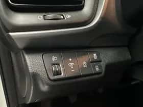 Kia Stonic (2021) thumbnail 4