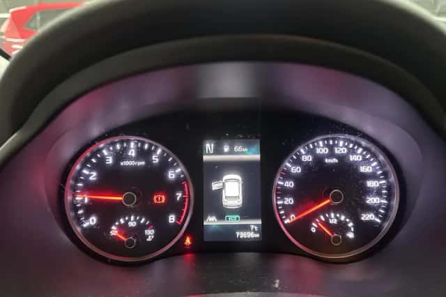 Kia Stonic (2021) thumbnail 5