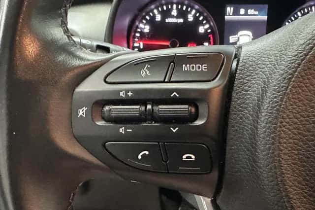 Kia Stonic (2021) thumbnail 8