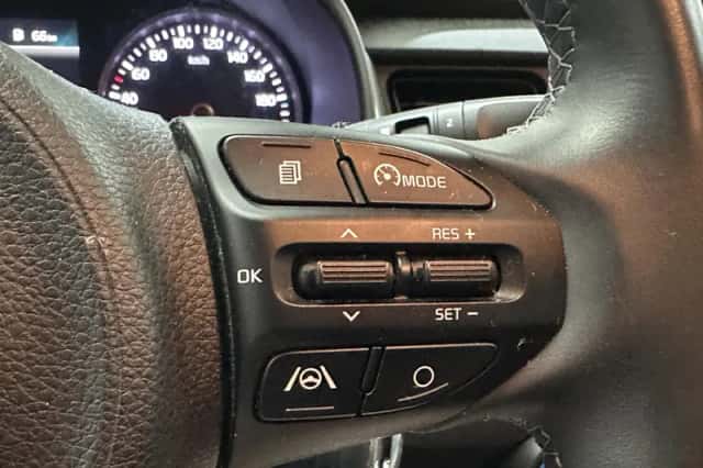 Kia Stonic (2021) thumbnail 9