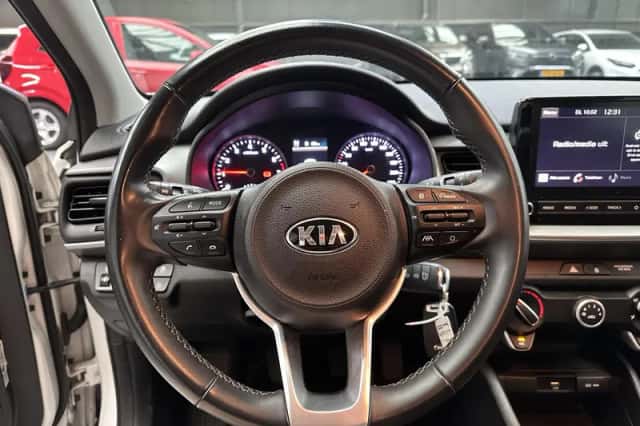 Kia Stonic (2021) thumbnail 10