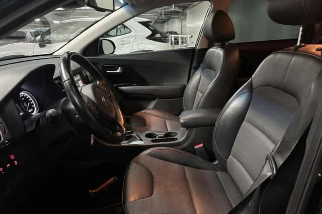 Kia Niro (2018) thumbnail 2