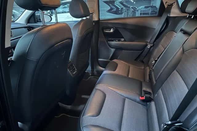 Kia Niro (2018) thumbnail 16