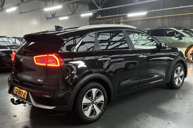 Kia Niro (2018) thumbnail 25