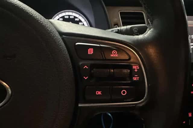 Kia Niro (2018) thumbnail 9