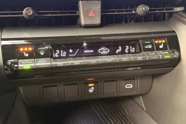 Toyota C-HR (2025) thumbnail 20