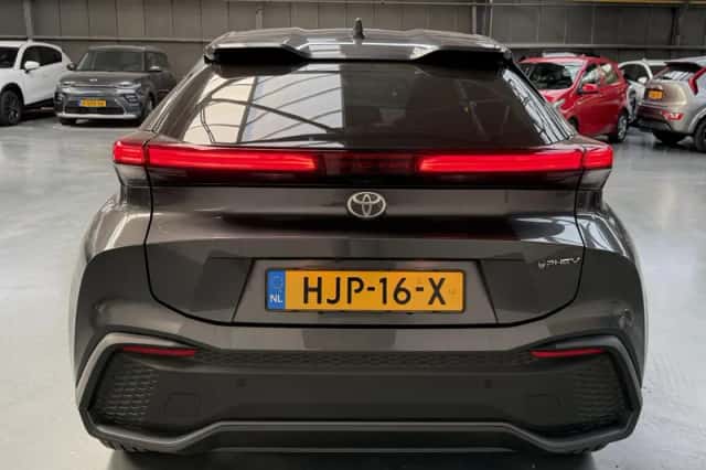 Toyota C-HR (2025) thumbnail 21