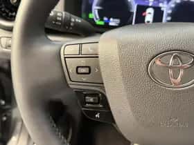 Toyota C-HR (2025) thumbnail 6