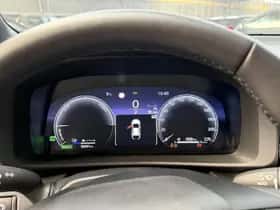 Toyota C-HR (2025) thumbnail 7