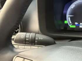 Toyota C-HR (2025) thumbnail 9