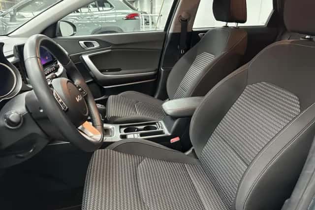 Kia Ceed (2025) thumbnail 2