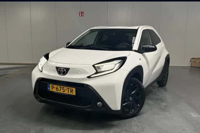 Toyota Aygo (2022) thumbnail 1