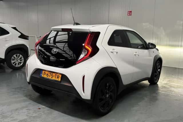 Toyota Aygo (2022) thumbnail 23
