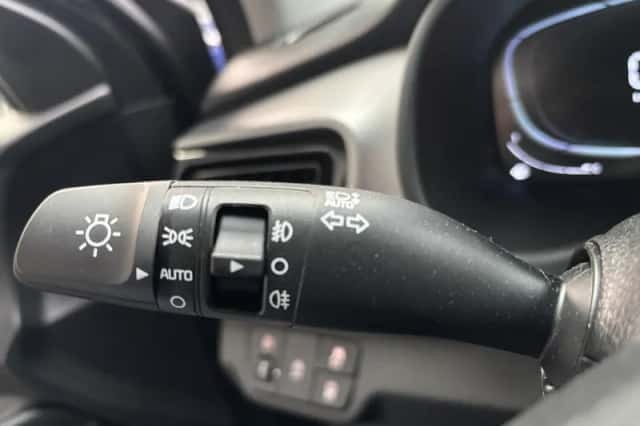 Kia Stonic (2024) thumbnail 11
