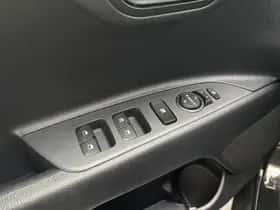Kia Stonic (2024) thumbnail 5