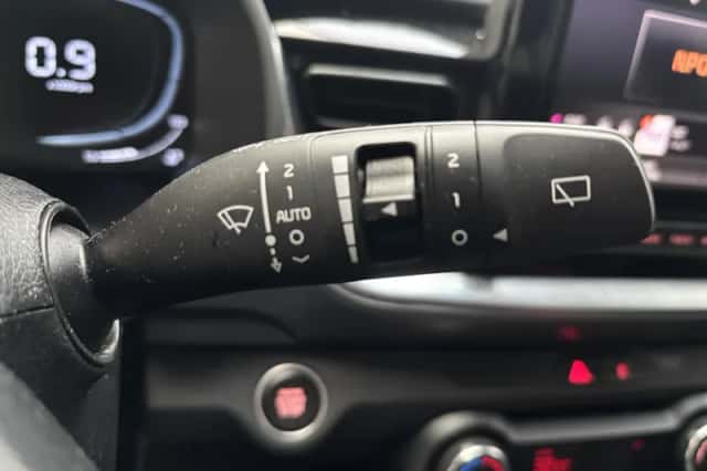 Kia Stonic (2024) thumbnail 6