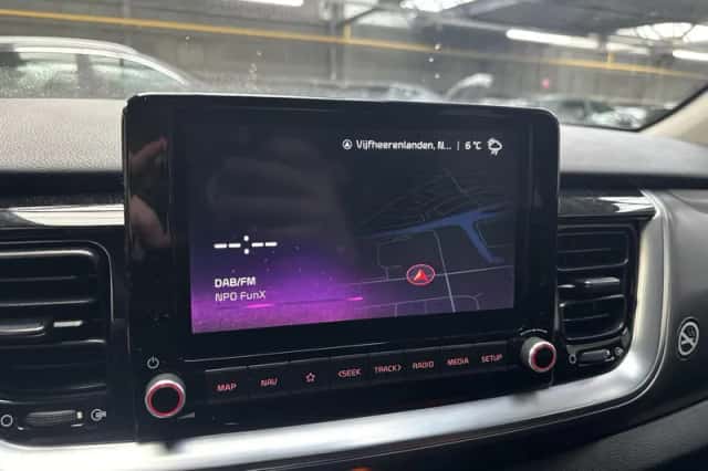 Kia Stonic (2024) thumbnail 9