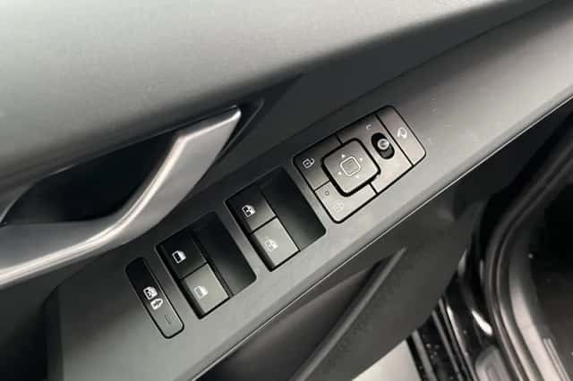 Kia Niro EV (2025) thumbnail 3