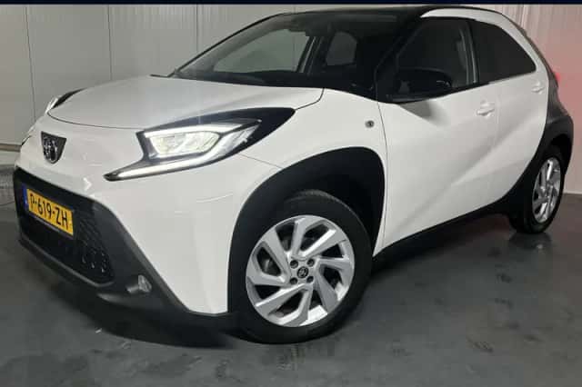 Toyota Aygo (2022) thumbnail 1