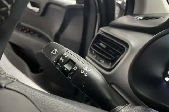 Kia Stonic (2025) thumbnail 11