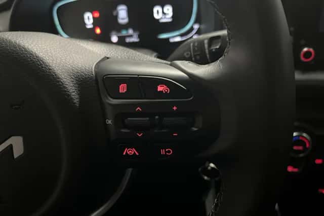 Kia Stonic (2025) thumbnail 8