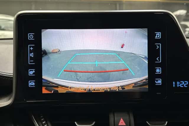Toyota C-HR (2019) thumbnail 12
