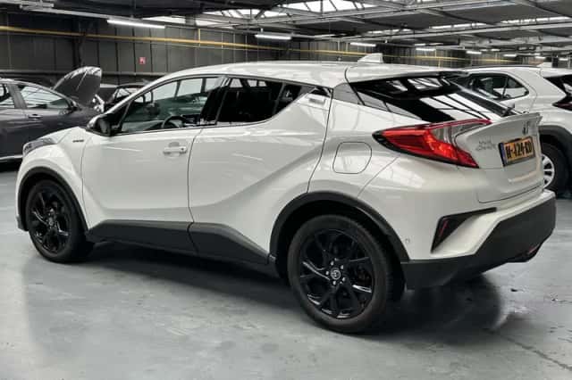 Toyota C-HR (2019) thumbnail 23