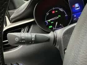 Toyota C-HR (2019) thumbnail 6