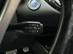 Toyota C-HR (2019) thumbnail 8