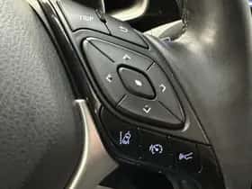 Toyota C-HR (2019) thumbnail 10
